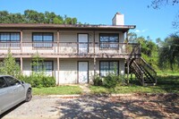 Building Photo - Upstairs 2BR/1BA Apartment Off 9 Mile Rd –...