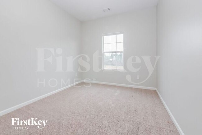 Building Photo - 5052 Pioneer Pkwy