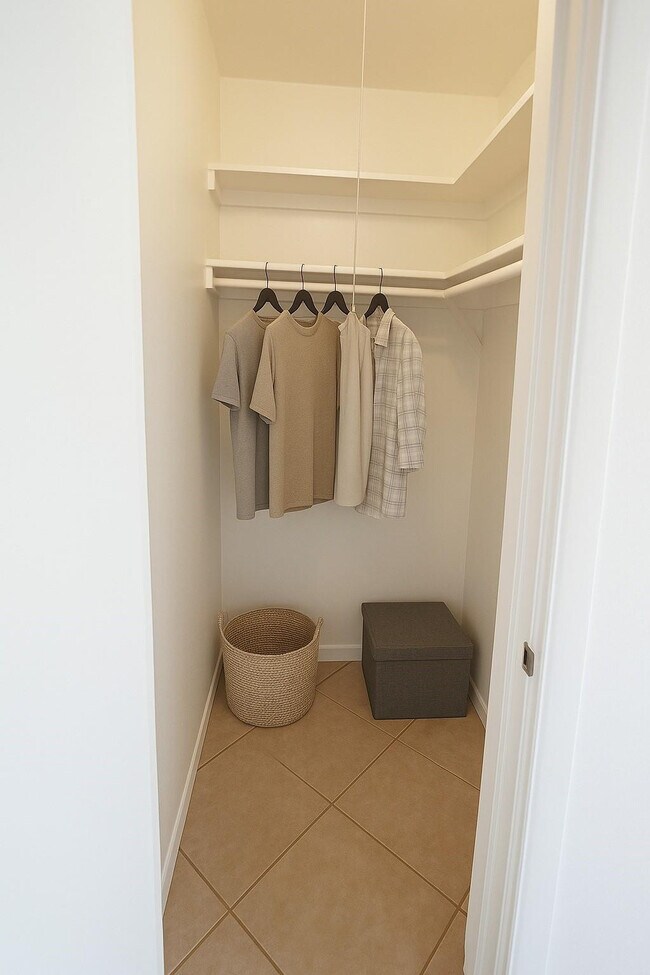 Building Photo - 1960 St