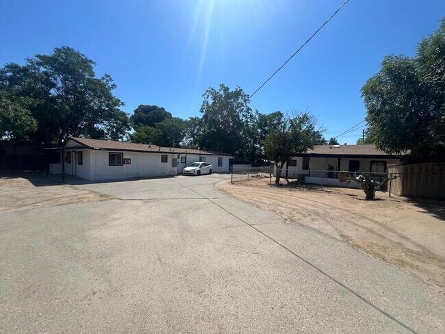 Building Photo - Fully Furnished 3 Bed House for Rent Campbell Ave Riverside CA