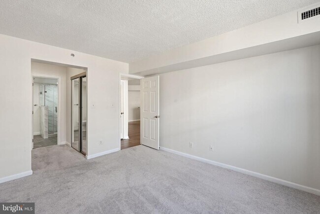 Building Photo - 1200 Braddock Pl