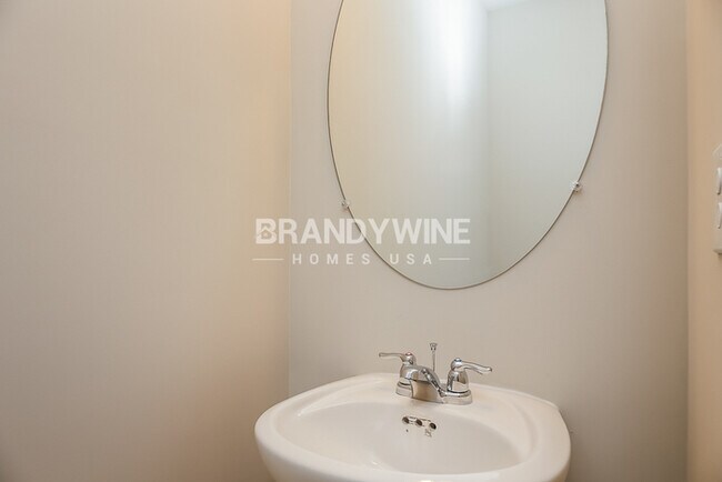 Building Photo - NEW Lower Rental Rate Leasing Special: Mar...