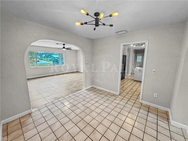 Building Photo - 3 Bed | 2 Bath Home on SE 46th Terrace – Space to Live, Room to Breathe