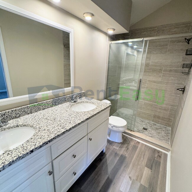 Building Photo - 401 Henley Ct