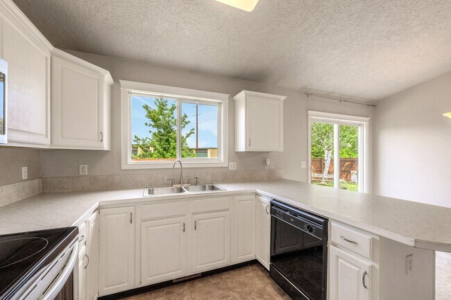 Building Photo - Charming 3BR House in Fort Collins