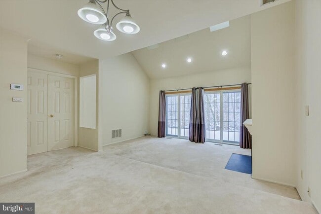 Building Photo - 112 Appletree Ct