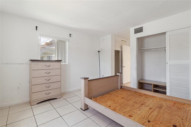 Building Photo - 7430 SW 82nd St
