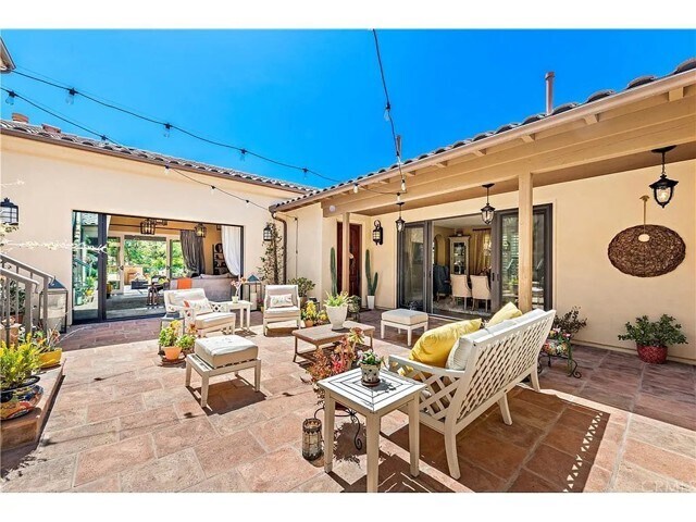 Building Photo - 9 Paniolo Rd