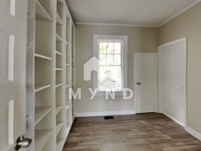 Building Photo - 3807 Saint Johns Ave