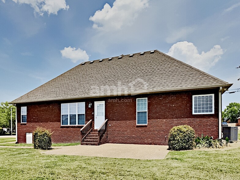 Building Photo - 305 Fernwood Ln
