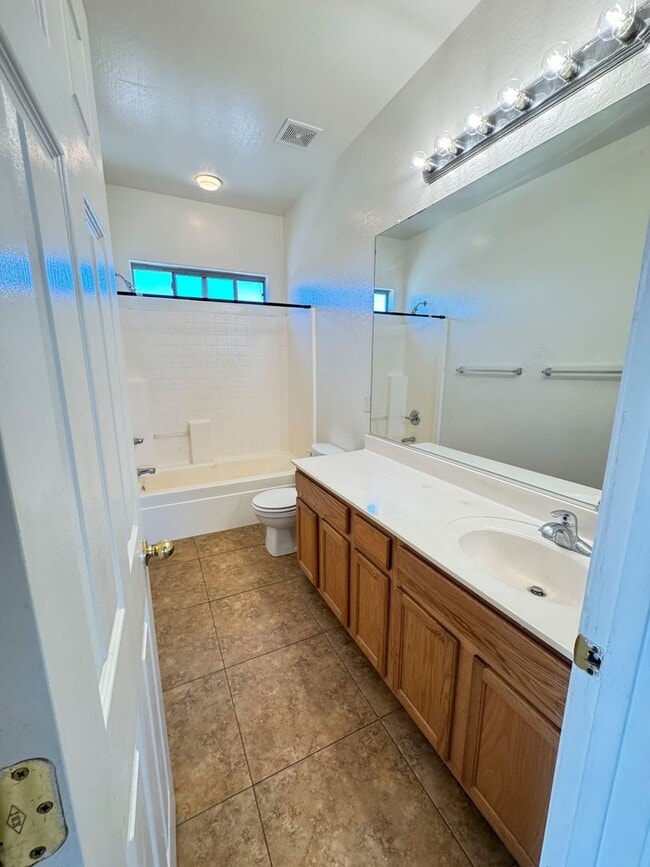 Building Photo - Queen Creek 4 bed 2.5 bath For rent
