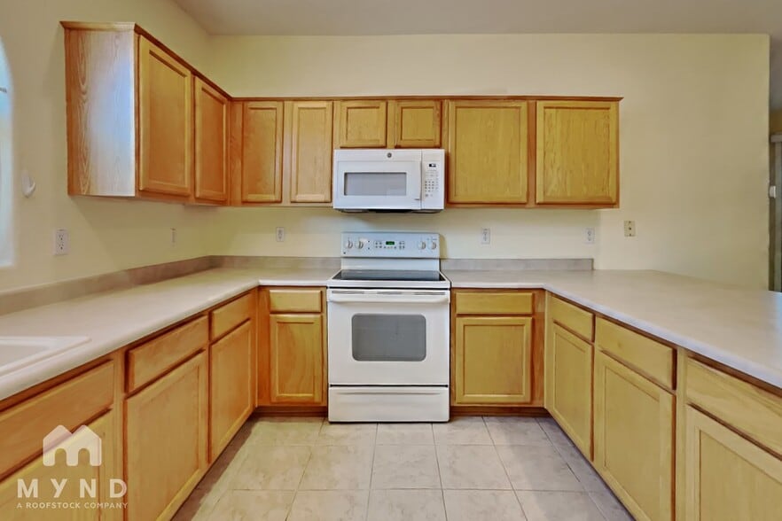 Building Photo - 5220 S Citrus Ln