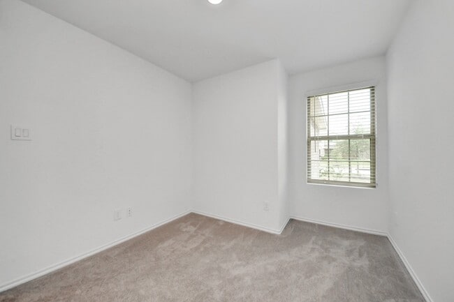 Building Photo - 32615 Orchard Haze Dr