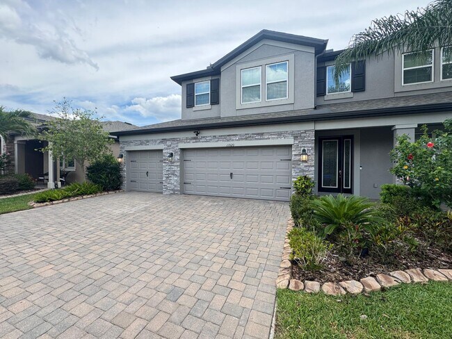 Building Photo - Spacious 5-Bedroom Riverview Home