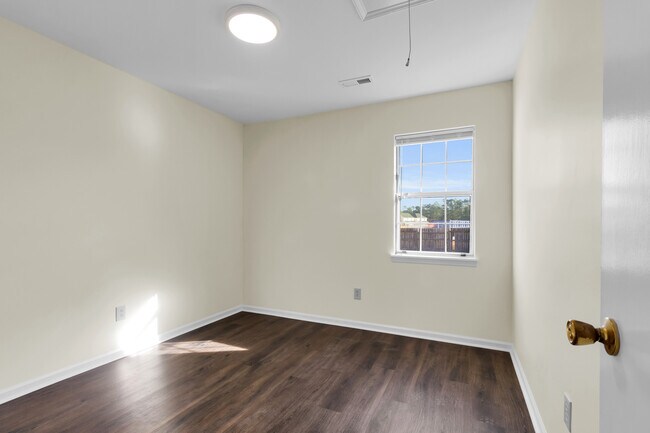 Building Photo - 118 Witten Cir