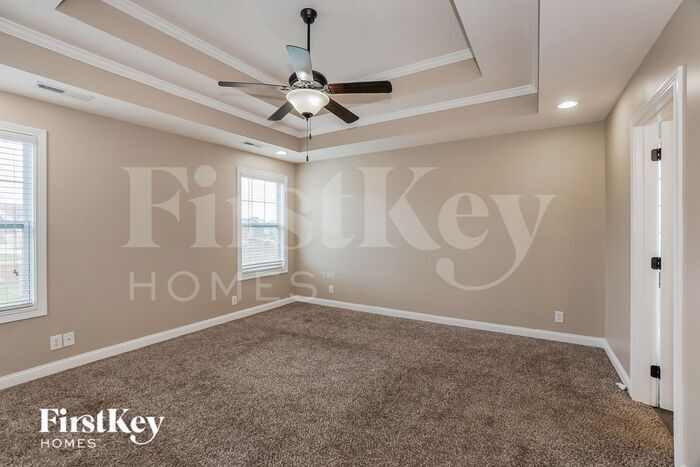 Building Photo - 3765 Windhaven Dr