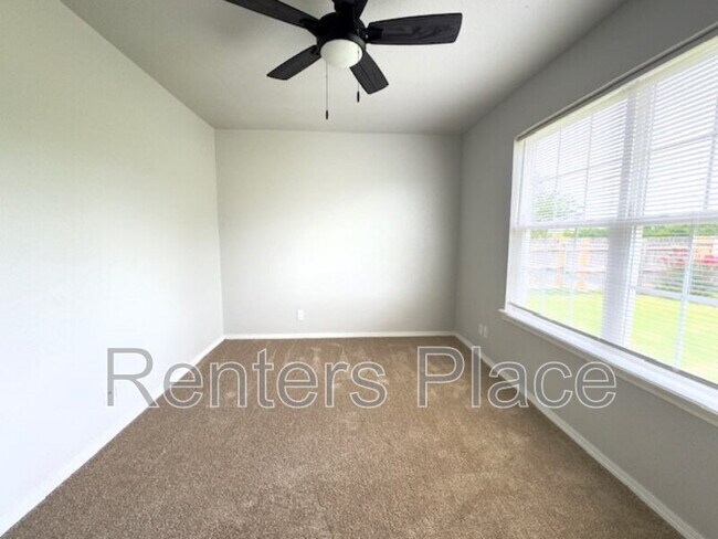 Building Photo - 3607 W Beech