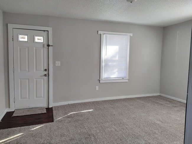 Building Photo - 418 Lincoln St SW