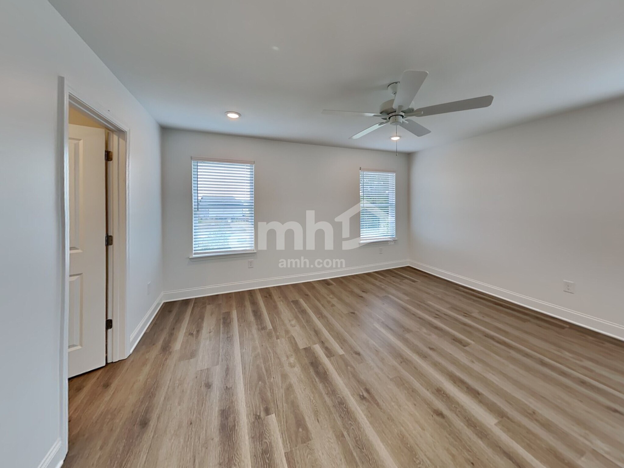 Building Photo - 50 Pointe Dr