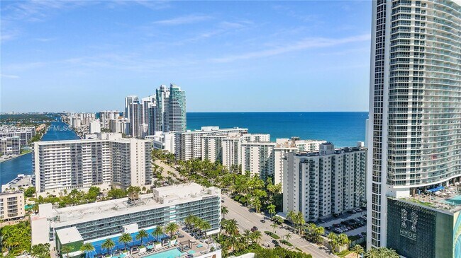 Building Photo - 4001 S Ocean Dr