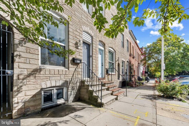 Building Photo - 831 S Montford Ave