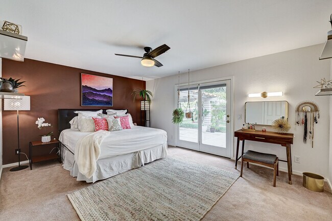 Building Photo - 2400 La Solana Way