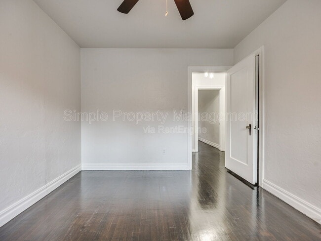 Building Photo - 2112 N Drexel Blvd