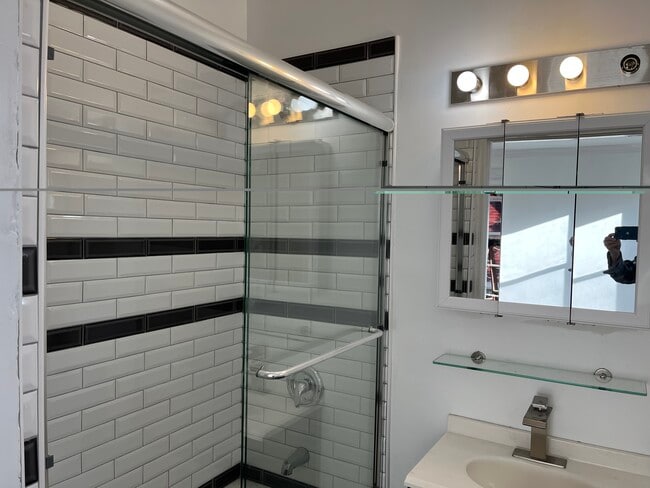 Building Photo - 75 Kearney St