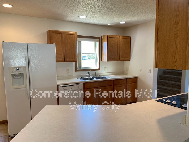 Building Photo - 508 10th St NE