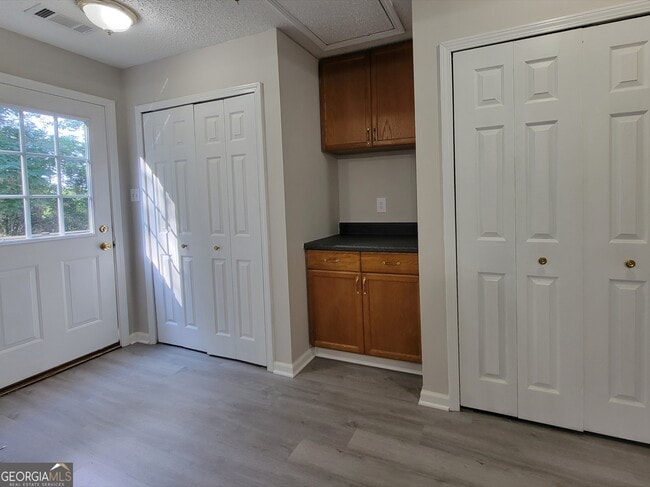 Building Photo - 204 Segars Rd