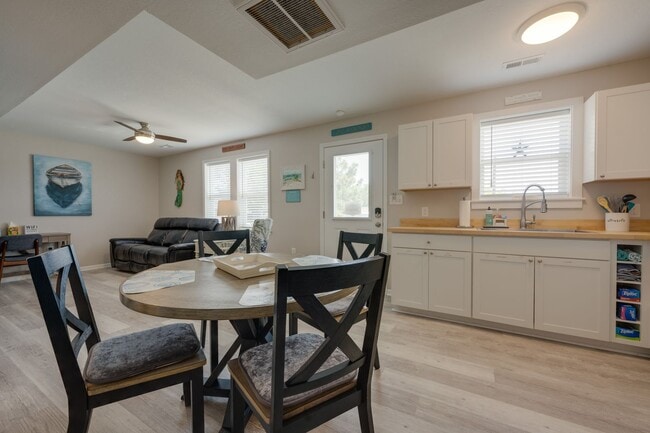 Building Photo - 600 W. Third Street