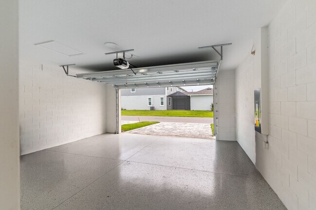 Building Photo - Brand New 3-Bed 2.5-Bath Town Home - Simpl...