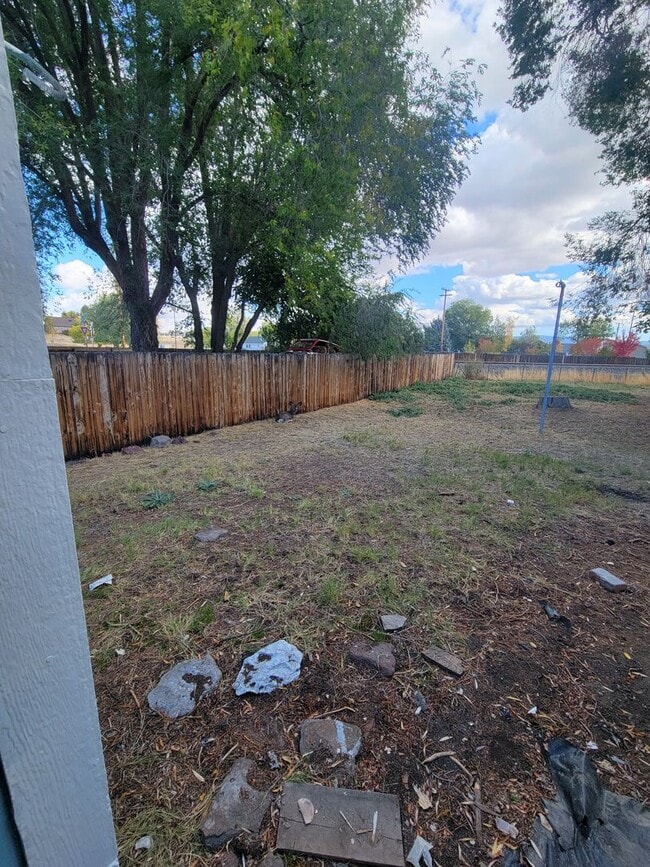 Building Photo - 3 bed/2 bath