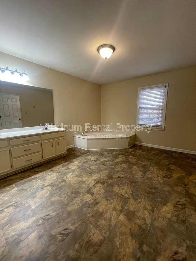 Building Photo - 3665 Orchard St