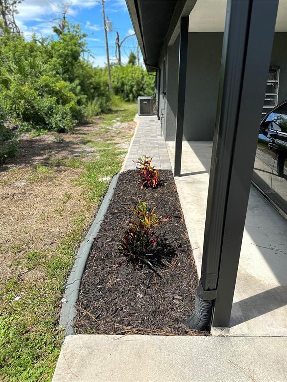 Building Photo - 6967 Crown Dr