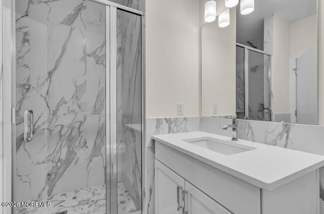 Building Photo - 19 Carr Ave