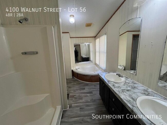 Building Photo - 4100 Walnut St