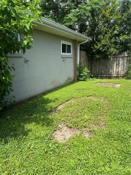 Building Photo - 2118 Mehle St