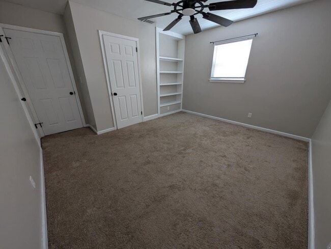 Building Photo - 2419 Chesapeake Ct