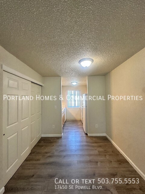 Building Photo - 17450 SE Powell Blvd