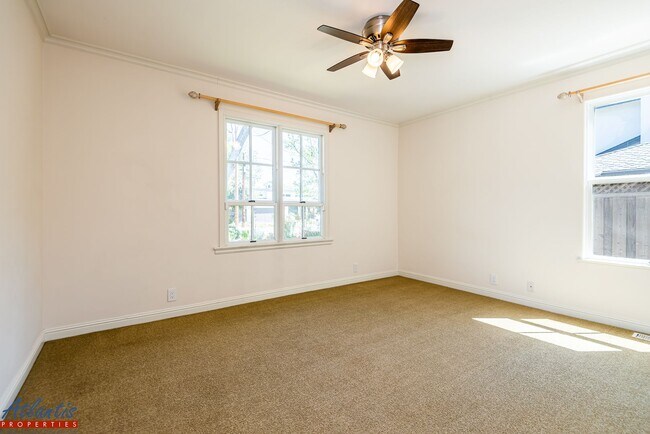 Building Photo - Stunning Cambrian Home | Desirable Neighborhood