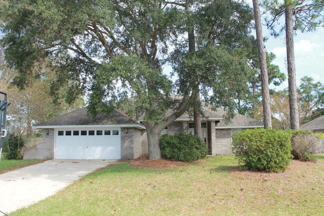 Primary Photo - 63 Norwich Cir