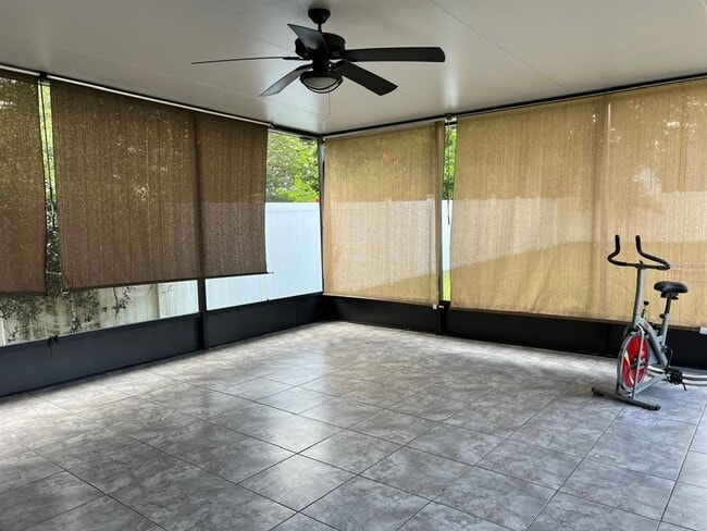 Building Photo - 10706 Opus Dr