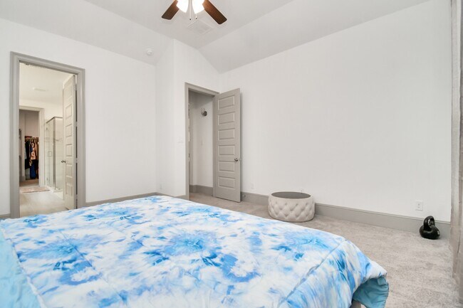 Building Photo - 8726 Marina Alto Ln
