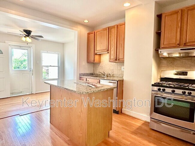 Building Photo - 1528 8th St NW