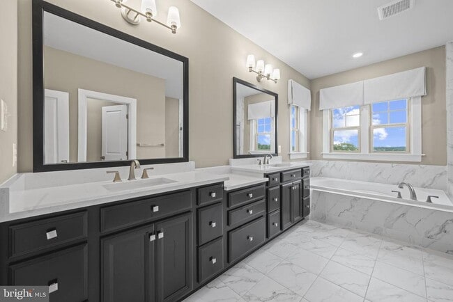 Building Photo - 7147 Starmount Ct