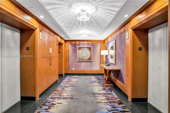 Building Photo - 1435 Brickell Ave