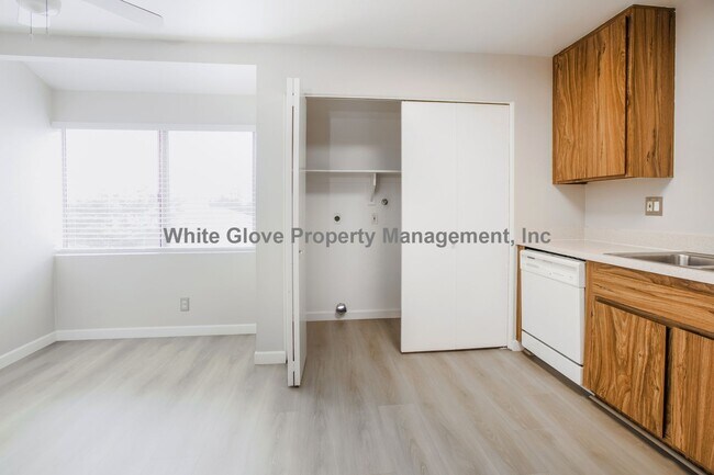 Building Photo - Charming 2-Bed Condo in Gated Cypress Community with Pool & Balcony