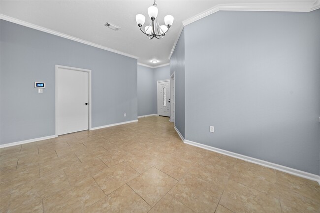 Building Photo - 6627 Greenhouse Rd