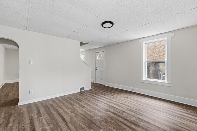 Building Photo - 5206 Lotus Wy